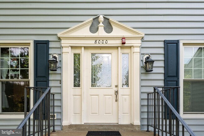 Building Photo - 8000 Sandburg Ct