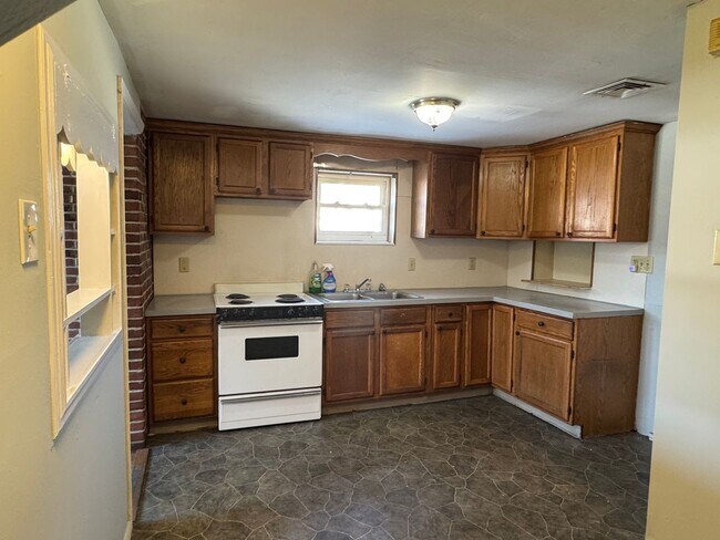 Foto del edificio - 2 Bedroom, 1 Bathroom House in Lancaster