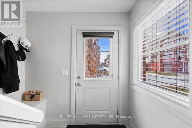 Building Photo - 3025 Singleton Ave