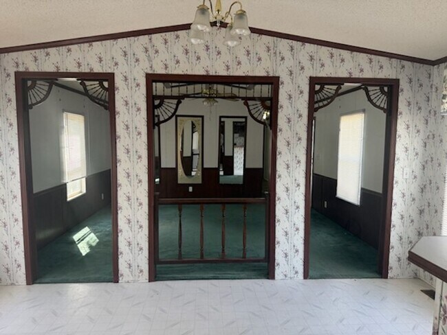 Foto del edificio - 18314 CR 4184
