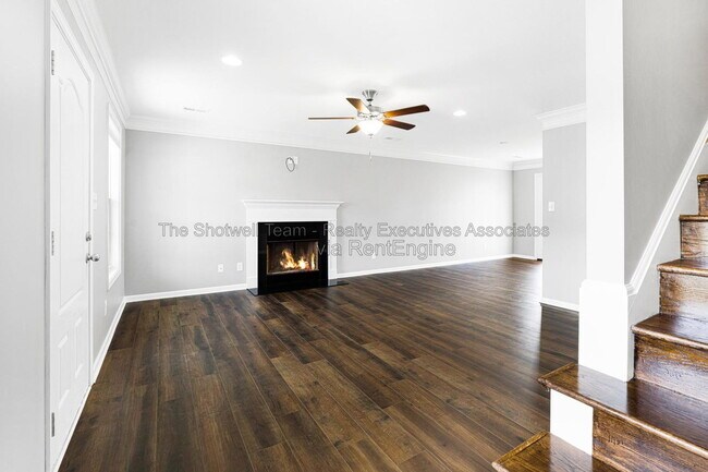 Building Photo - 7356 Ladd Rd