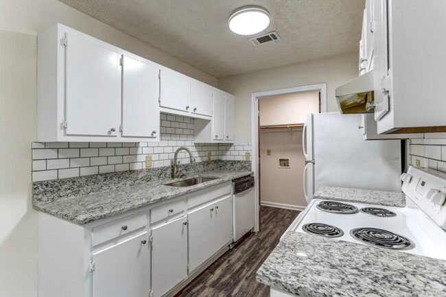 Building Photo - Crown Point Apartments