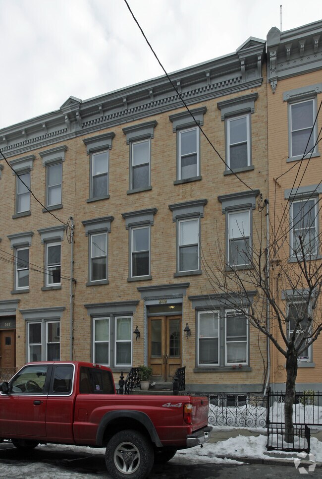 Foto principal - 349 7th St