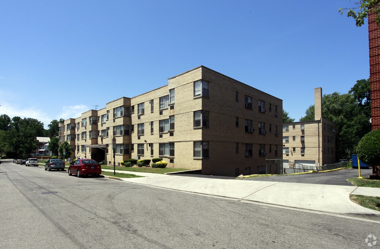 The Jennifer Apartments in Washington, DC