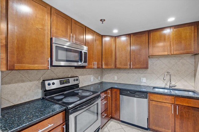 Foto del edificio - 600 Admiral Blvd
