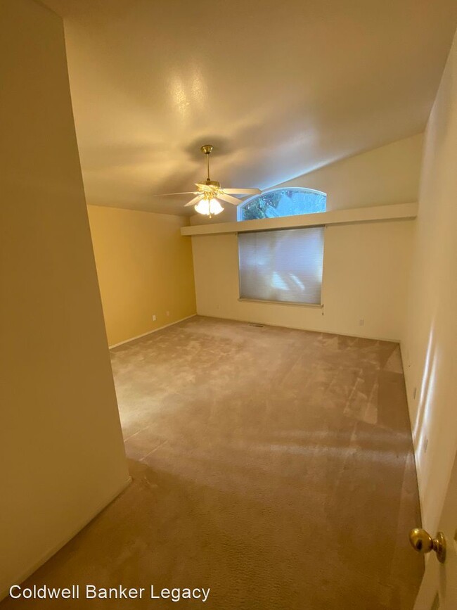 Building Photo - 3 br, 2 bath House - 7304 Quail Springs PL NE