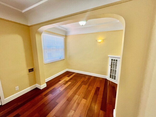 Foto del edificio - 1bd/1bth Cottage-Style Condo in University...
