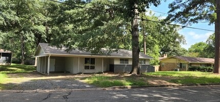 Building Photo - 212 Greenwood St