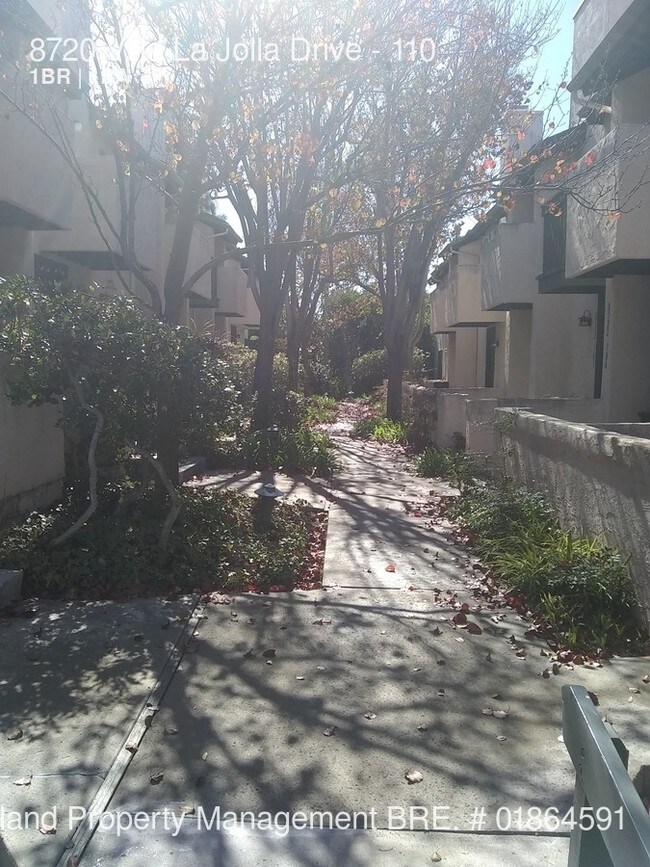 Foto del edificio - 8720 Villa La Jolla Dr