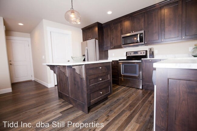 Building Photo - 3 br, 2.5 bath House - 112 A Vineyard Lane