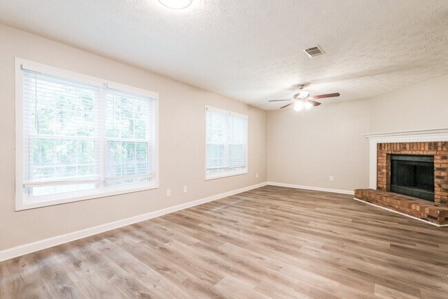Building Photo - 233 Northbridge Dr