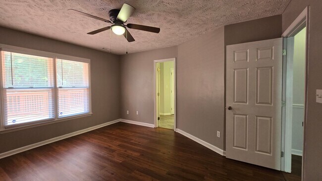 Foto del edificio - 5762 Bavaria Pl