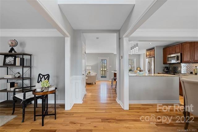 Building Photo - 7123 Orchard Ridge Dr