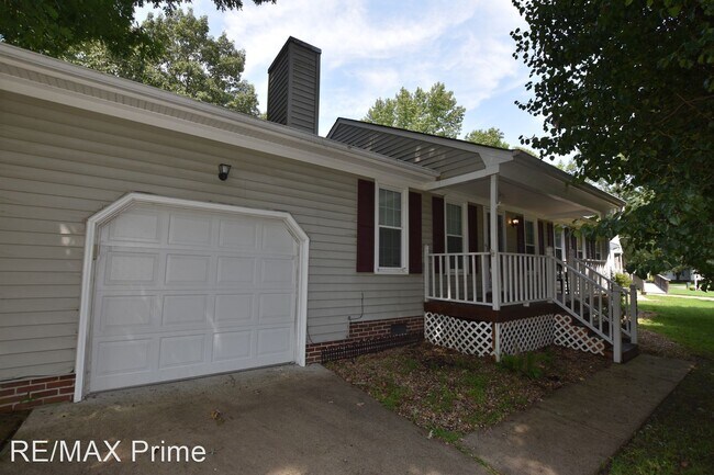Building Photo - 3 br, 2 bath House - 2208 Locks Landing Cres.