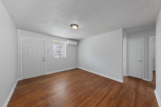 Building Photo - 1531 Louisiana St
