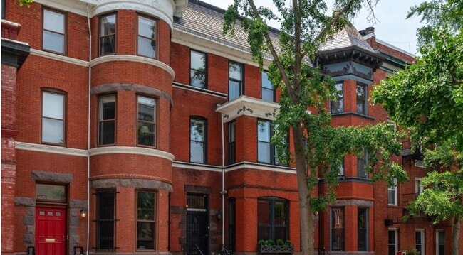 Building Photo - 1758 Swann St NW
