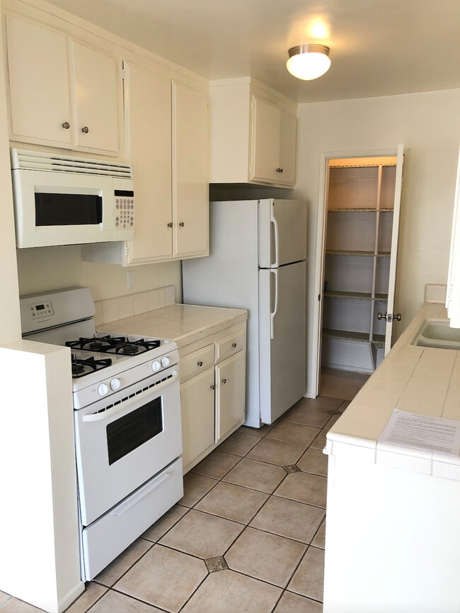 Kitchen - 938 17th St