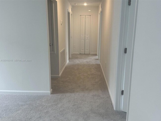 Foto del edificio - 5423 Meadow Walk Dr