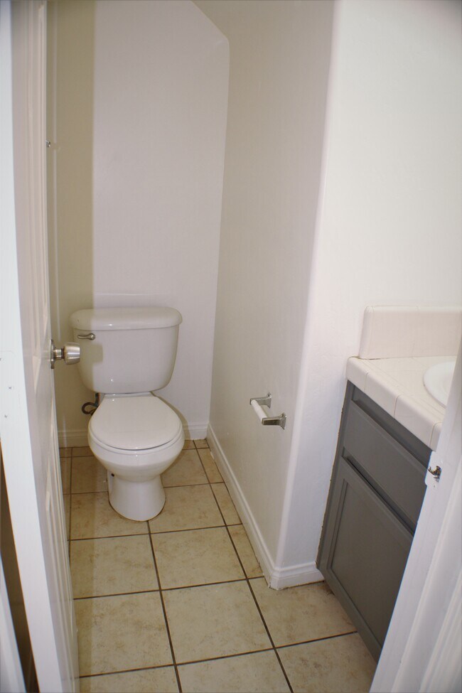 Downstairs bathroom - 3811 Oregon St