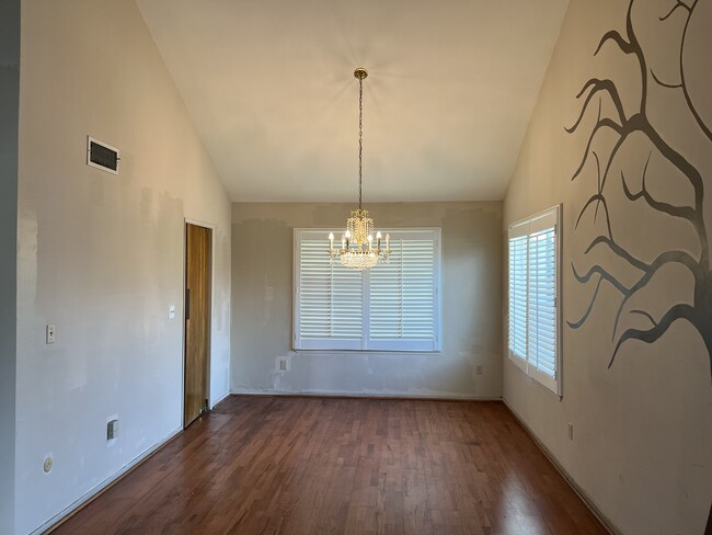 Building Photo - 2720 Mcnutt St