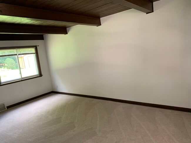 Building Photo - 5592 Balsam Ct