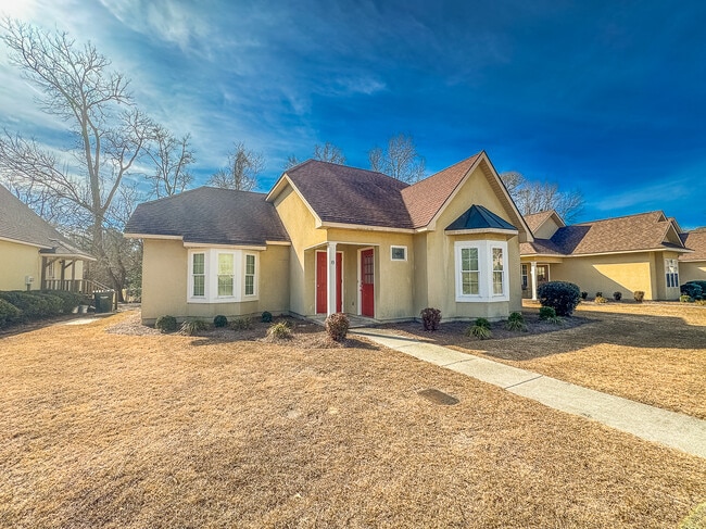 Building Photo - 8 Clayton Ln