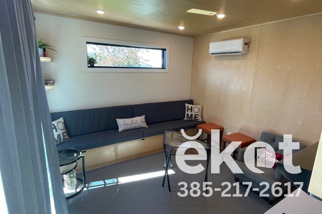 Foto del edificio - 613 Emery St W