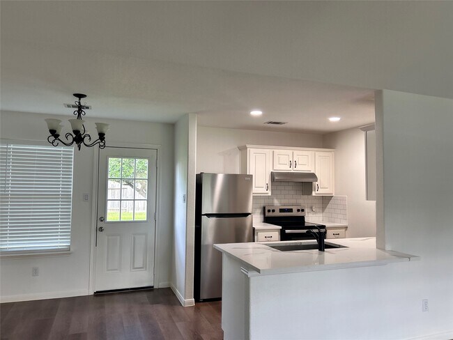 Building Photo - 29019 Red River Loop