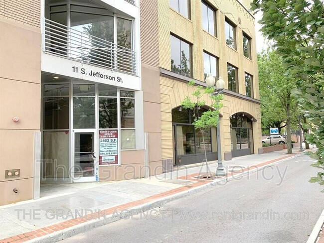 Building Photo - 11 S Jefferson St