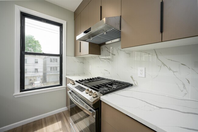 Foto del edificio - 70 Bowers St