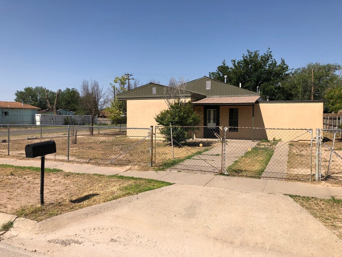 Primary Photo - Move in ready!
