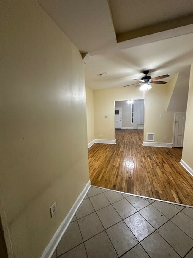 Building Photo - 3 Bedroom 1.5 Bathroom Home