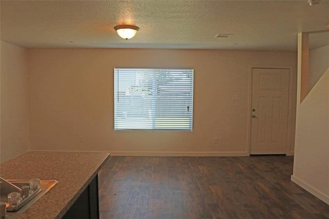 Building Photo - 10535 Mills Rd
