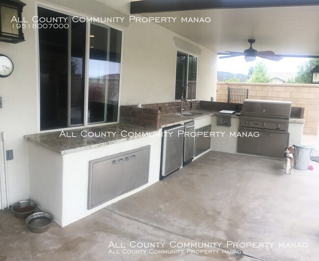 Building Photo - Greer Ranch 5 Bedroom Pool Home with Solar