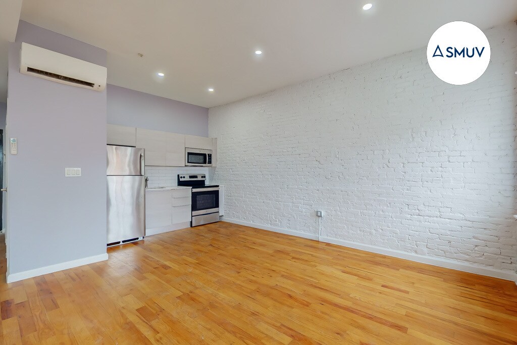 Foto principal - 7 N Carey St