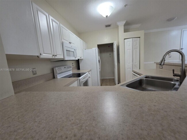 Foto del edificio - 4402 SW 160th Ave