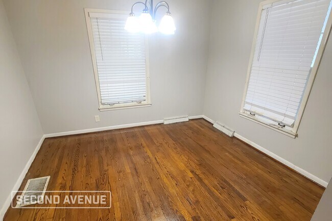 Foto del edificio - 617 Rollingwood Rd