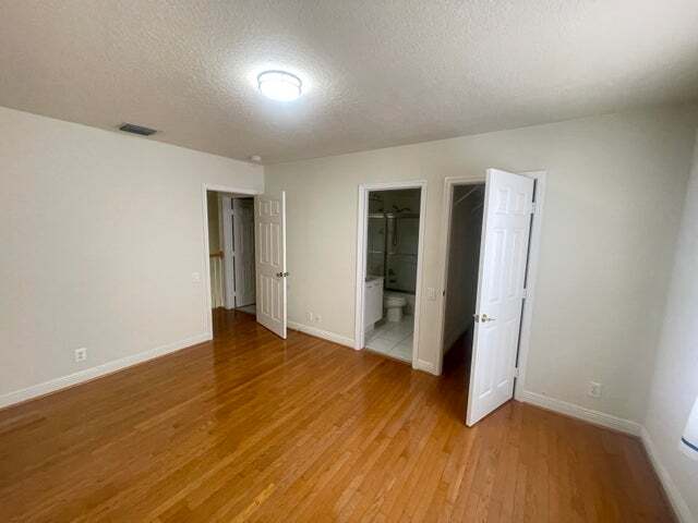 Foto del edificio - 10225 NW 60th Pl