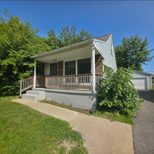 Foto del edificio - Single Family Home 3 beds 1 bath Available...