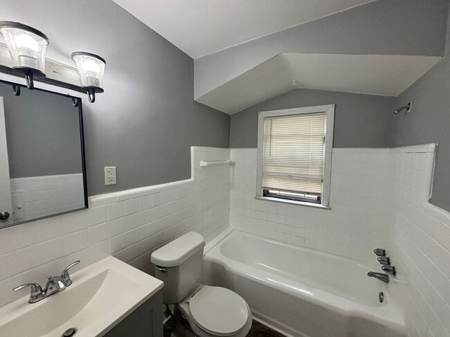 Foto del edificio - 16898 Lilac St