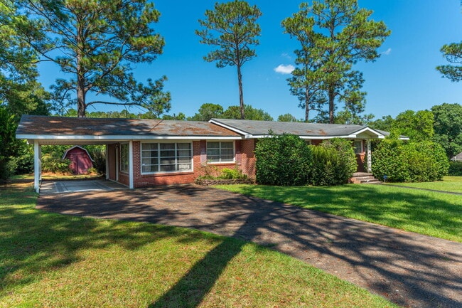 Building Photo - 73 Oaklawn Square