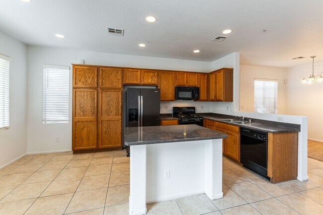 Foto del edificio - Must See Home in Gated Community!