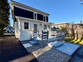Building Photo - 11 Sanger Ave