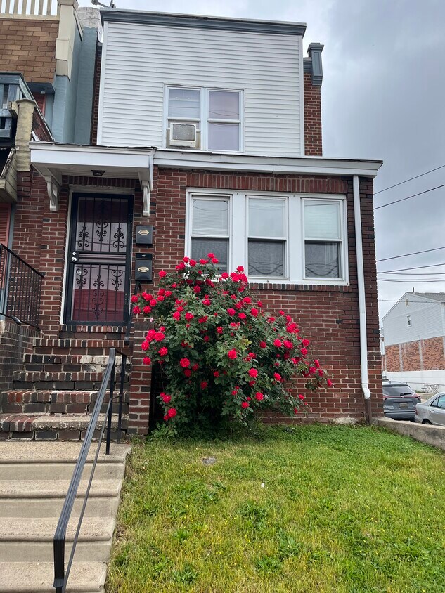 Primary Photo - 5398 Charles St