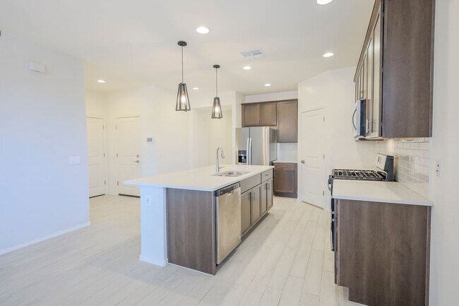 Building Photo - 4 Bedroom, 3 Bath