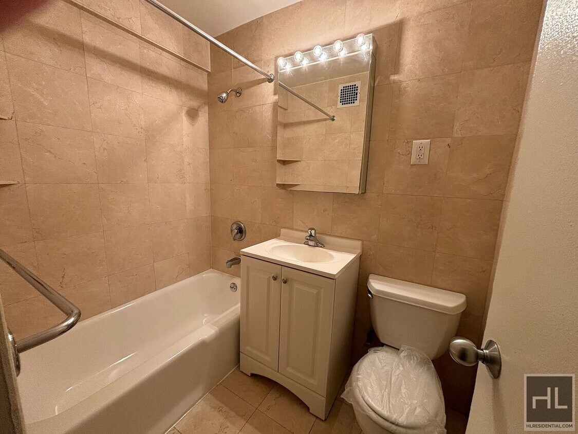 Foto del edificio - EAST 49 STREET