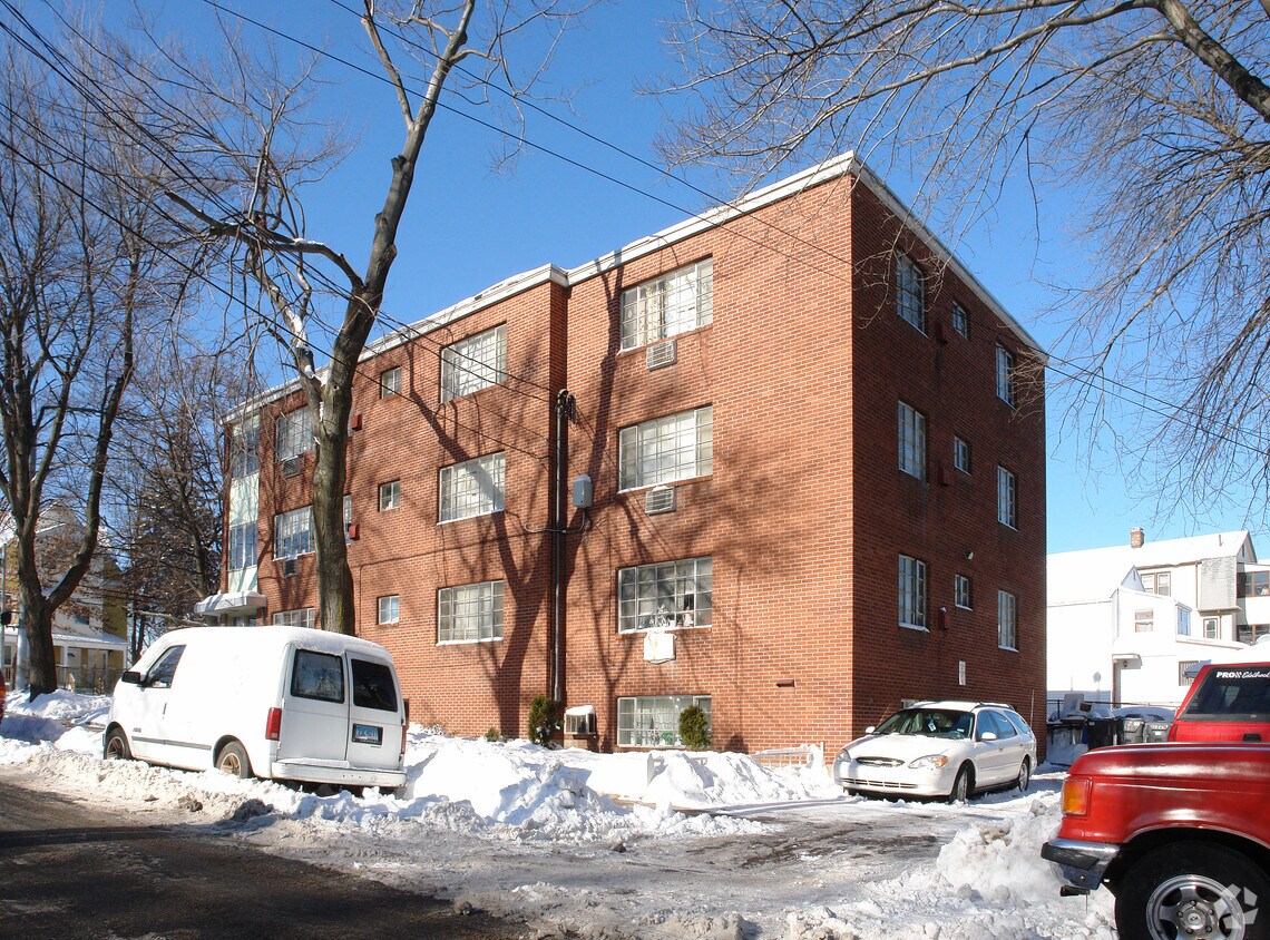 Building Photo - 90 Catherine St