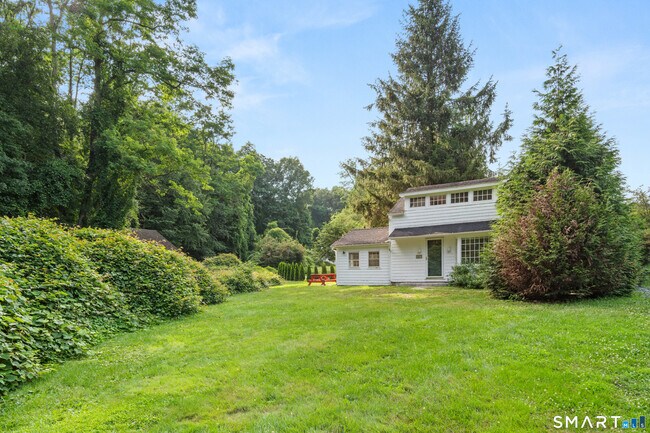 Foto del edificio - 527 Danbury Rd
