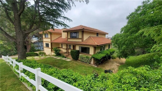 Foto del edificio - 2721 Broken Feather Ln