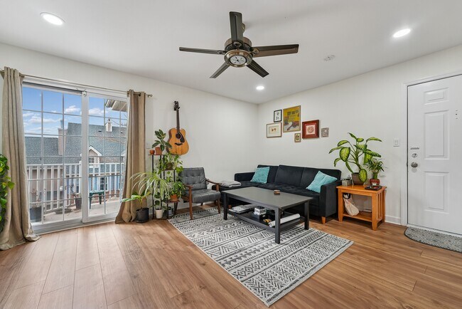 Foto del edificio - 495 Witney Ct